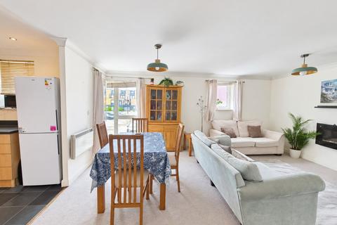 2 bedroom apartment to rent, Orchard Place, SOUTHAMPTON