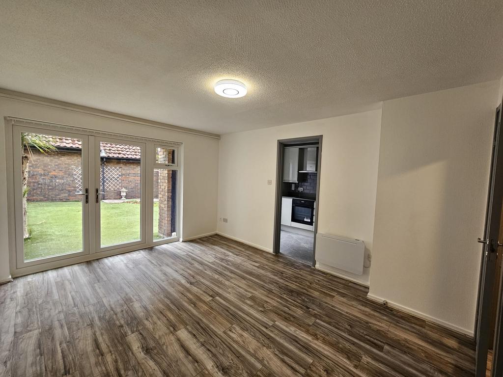 Apartment in STANMORE - View 2