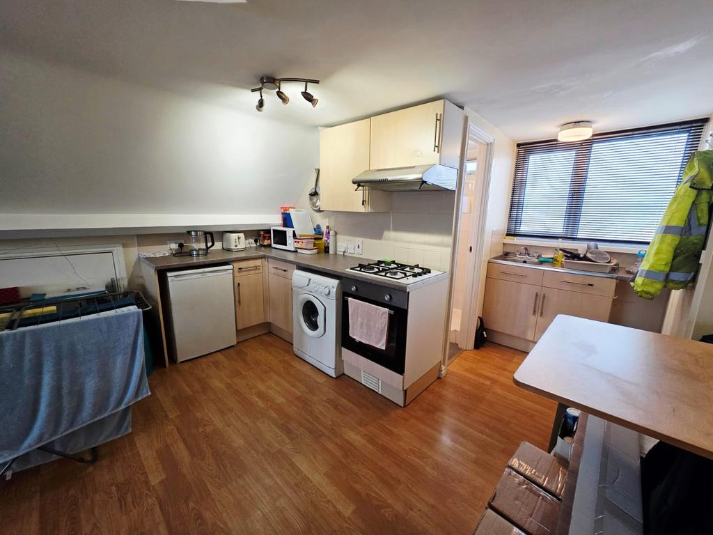 Apartment in Cardiff - View 2