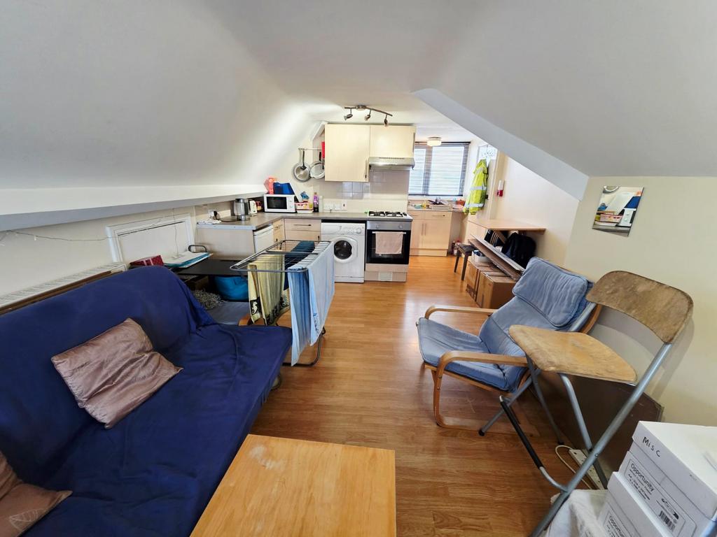 Apartment in Cardiff - View 4