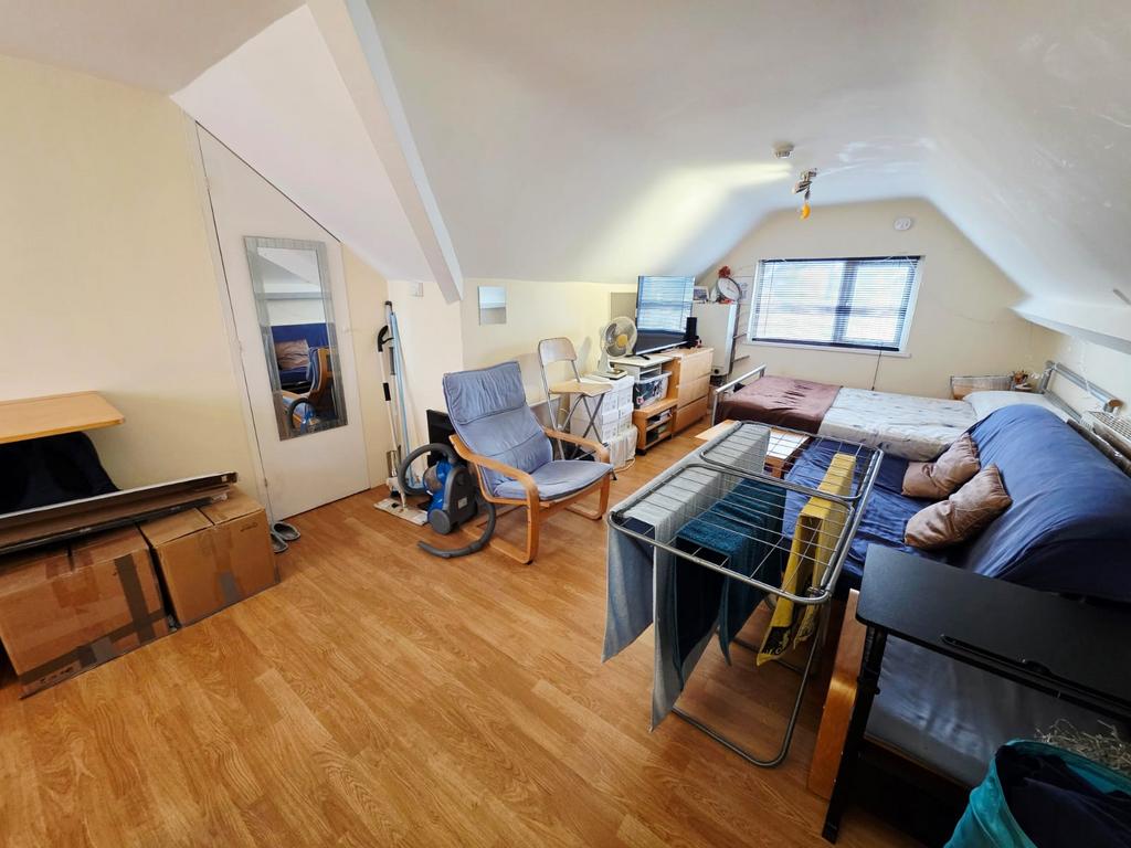 Apartment in Cardiff - View 5