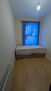 1 bedroom in a house share to rent, George Lane, Lewisham, Lewisham