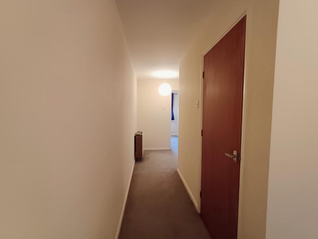 Apartment in Ilford - View 4