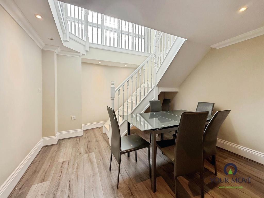 Apartment in Erith - View 3