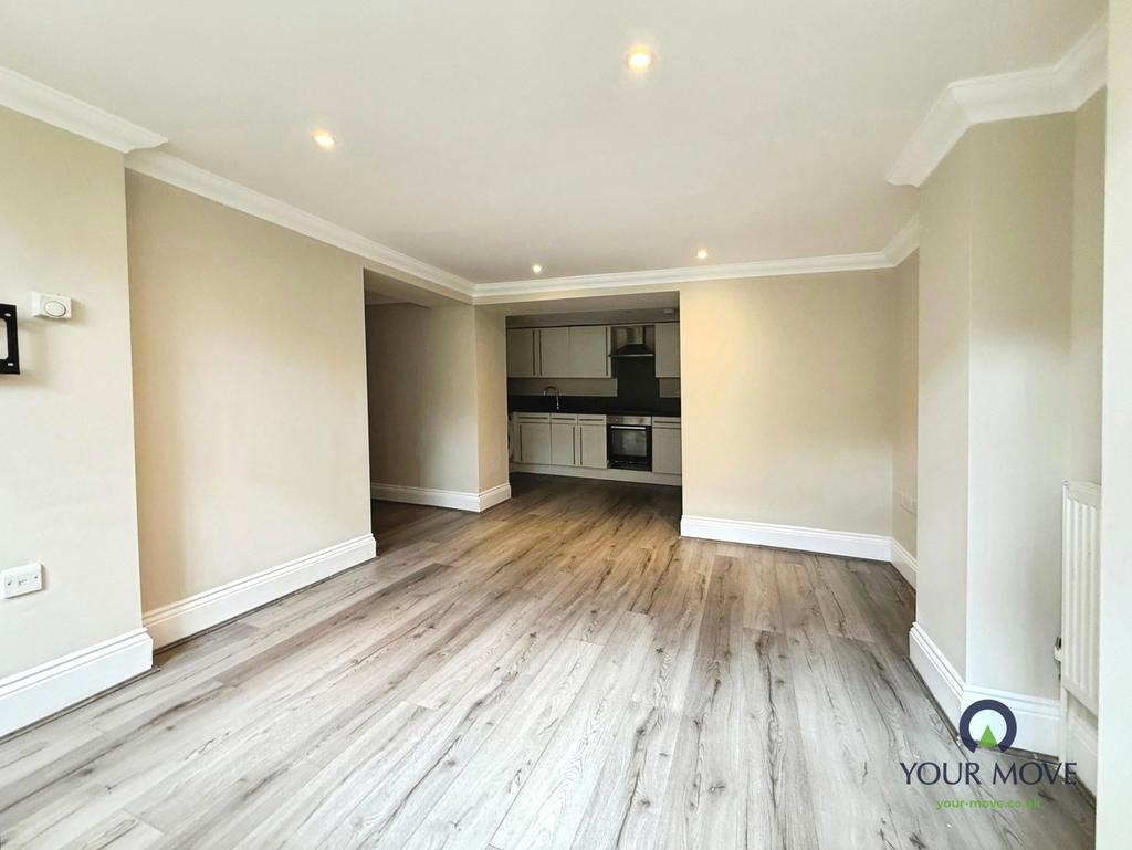 Apartment in Erith - View 4
