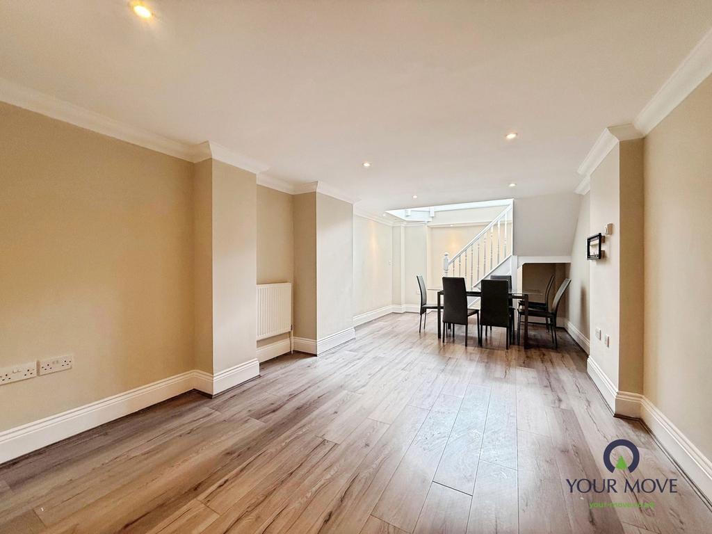 Apartment in Erith - View 5