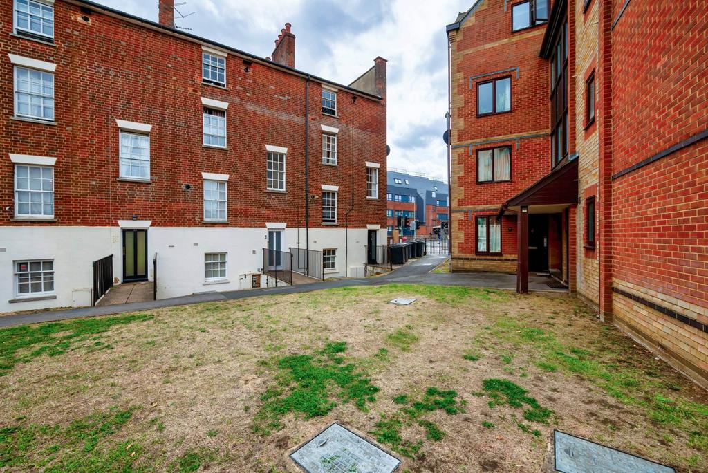Apartment in Reading