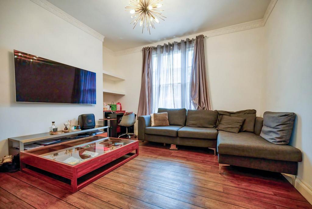Apartment in Reading - View 2