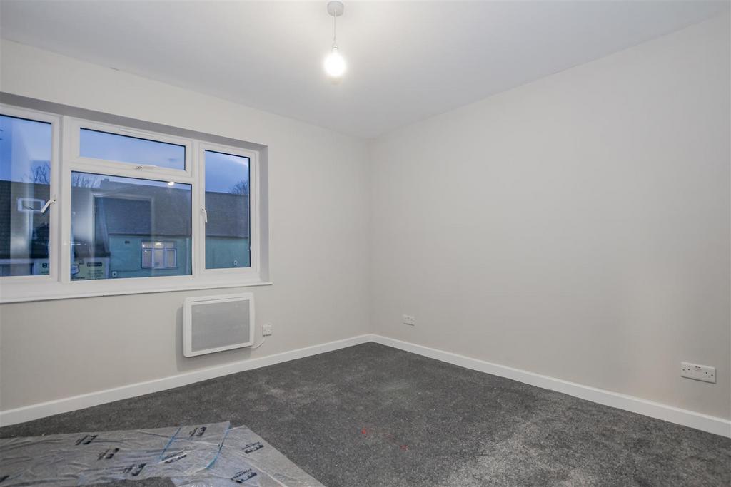 Apartment in Crayford - View 3