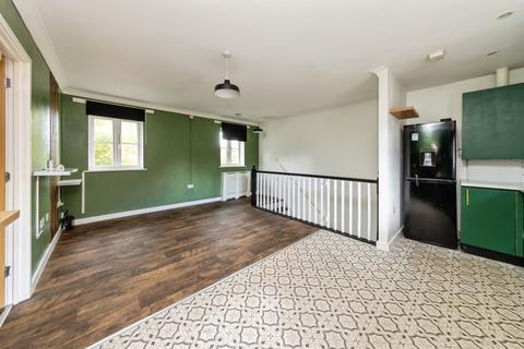 2 bedroom flat for sale, Howard Drive, Tonbridge, Kent, TN10
