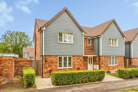 3 bedroom semi-detached house for sale, Icarus Avenue, Burgess Hill