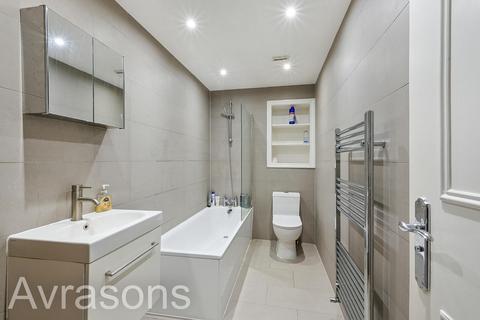 3 bedroom house to rent, Brighton Terrace, London