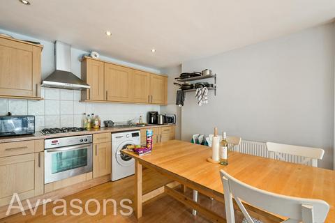 3 bedroom house to rent, Brighton Terrace, London