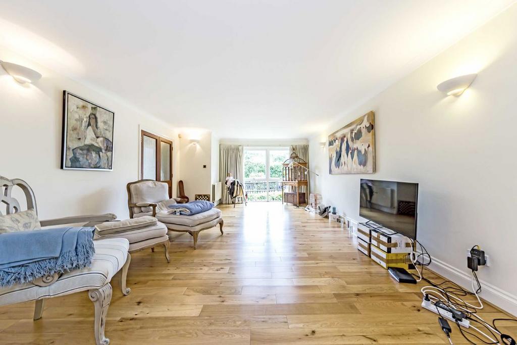 House in Richmond - View 2