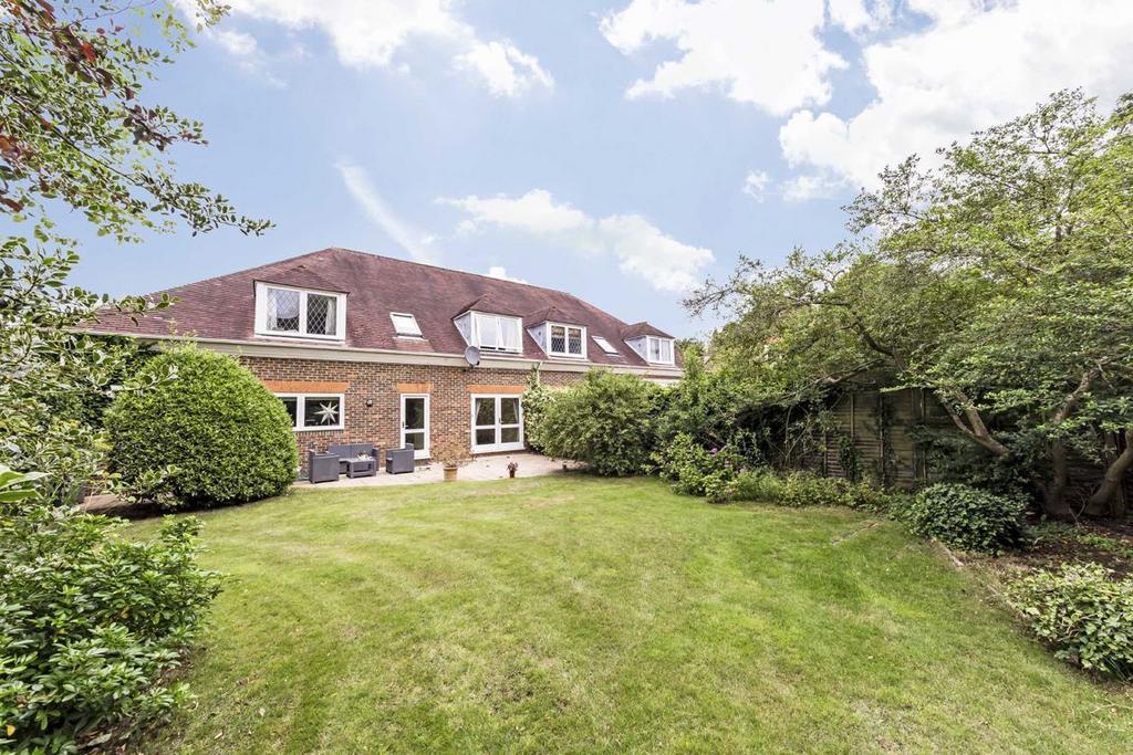 House in Richmond - View 3