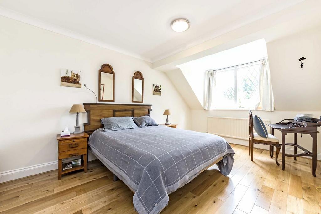 House in Richmond - View 5