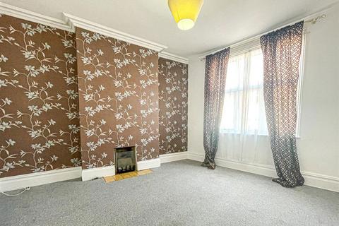 3 bedroom terraced house to rent, Fleetwood Road, Leicester