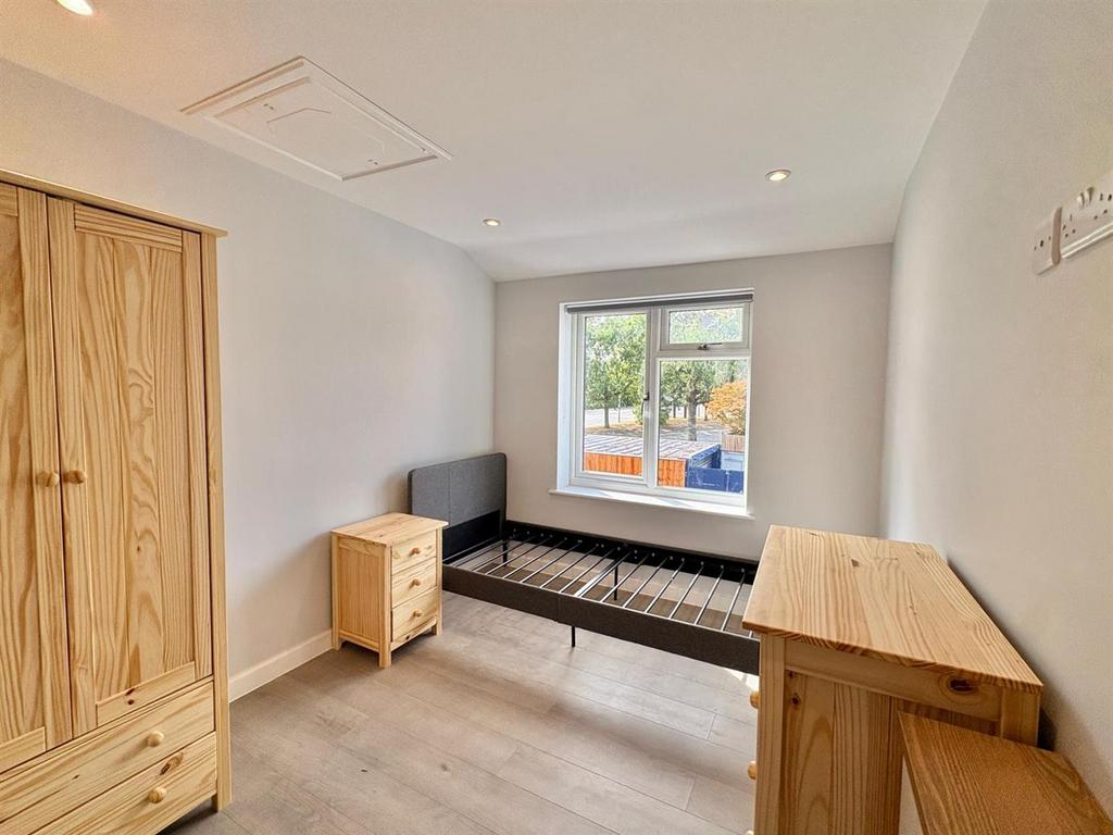 House in Castle Point, Essex - View 2