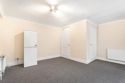 Studio for sale, Whitehorse Lane, London, SE25