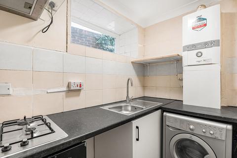 Studio for sale, Whitehorse Lane, London, SE25