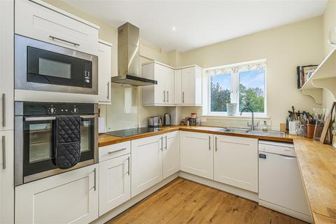 3 bedroom flat for sale, Epping New Road, Buckhurst Hill