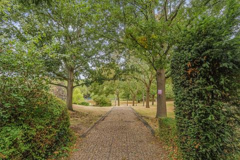 3 bedroom flat for sale, Epping New Road, Buckhurst Hill