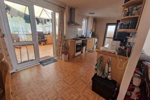 3 bedroom semi-detached house to rent, Stansfield Road, Hounslow, TW4