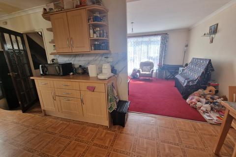 3 bedroom semi-detached house to rent, Stansfield Road, Hounslow, TW4