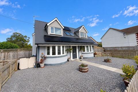 4 bedroom detached house for sale, Heol Y Dderwen, Llandysul, SA44