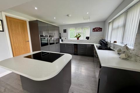 4 bedroom detached house for sale, Heol Y Dderwen, Llandysul, SA44