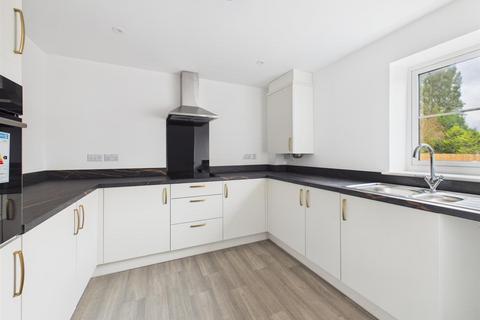 3 bedroom penthouse to rent, Macdonald Road, Wyken, Coventry