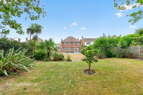 4 bedroom detached house for sale, Wallace Fields, Epsom