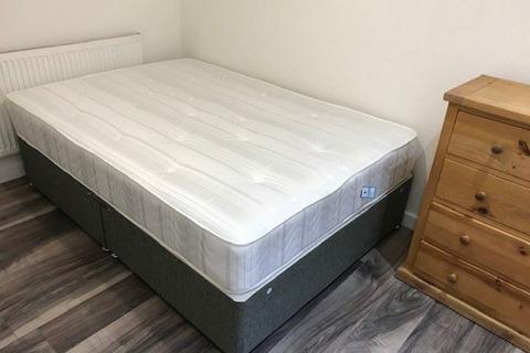 1 bedroom flat to rent, Crown Street
