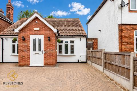 6 bedroom detached bungalow to rent, Colchester CO4