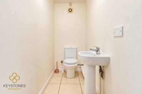 6 bedroom detached bungalow to rent, Colchester CO4