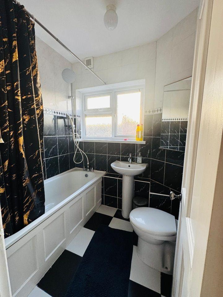 Apartment in Staines-upon-thames - More