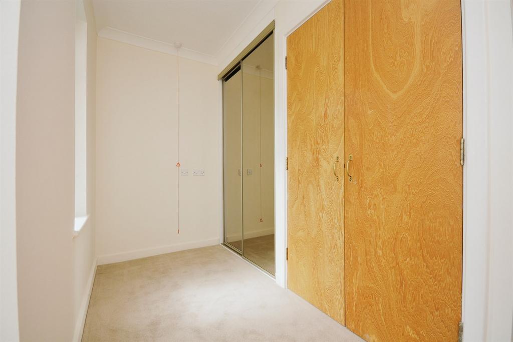 House in Sidcup - More