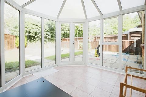 3 bedroom semi-detached house to rent, Colham Mill Road, West Drayton, UB7