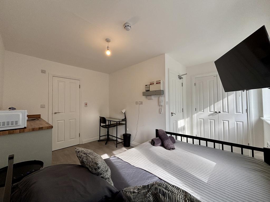 Apartment in London - View 2