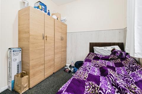 3 bedroom terraced house for sale, Manning Road, DAGENHAM, ESSEX, RM10