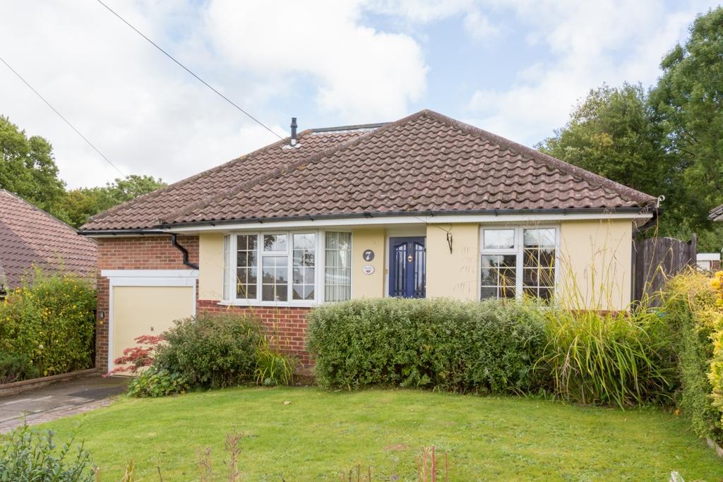 Noel Rise, Burgess Hill, RH15 5 bed bungalow £435,000