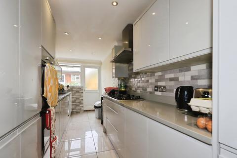 4 bedroom semi-detached house for sale, Beckminster Road, WOLVERHAMPTON, West Midlands, WV3