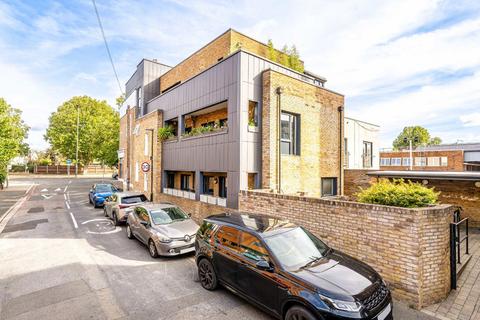 2 bedroom flat for sale, Orchard Road, Richmond TW9