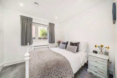 2 bedroom flat for sale, Orchard Road, Richmond TW9
