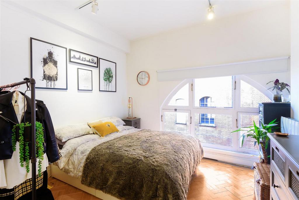 House in London - View 3