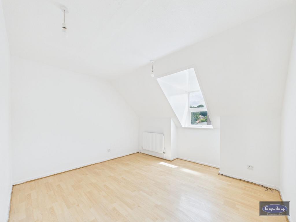 House in London - View 3