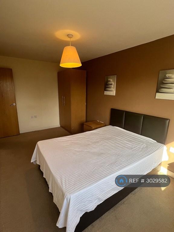 Apartment in Liverpool - More