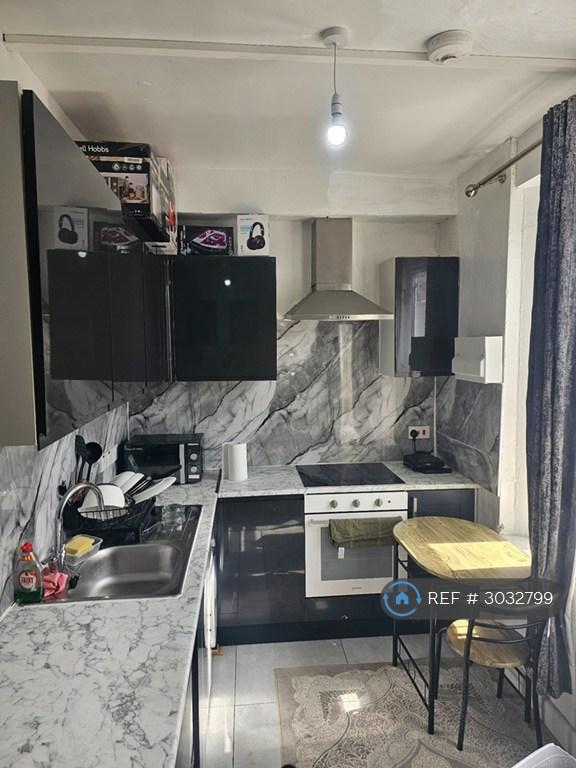 Apartment in London - View 3