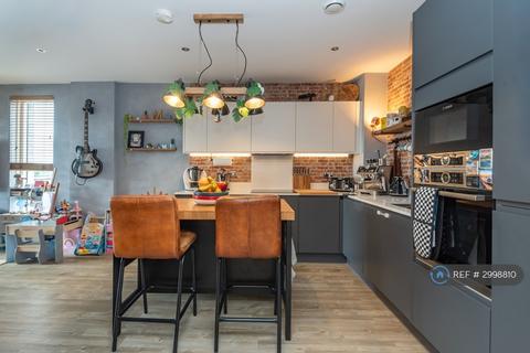 undefined, Suntrap Court, London, E3