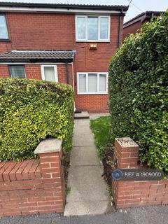 2 bedroom semi-detached house to rent, Kenyon Lane, Manchester, M24